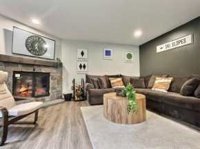 BeaverBox- pool, fireplace, walk or bike to resort